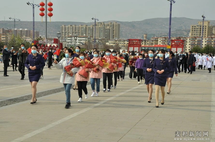 不辱使命 英雄凱旋！麥積區(qū)馳援武漢5名醫(yī)務(wù)人員回家了