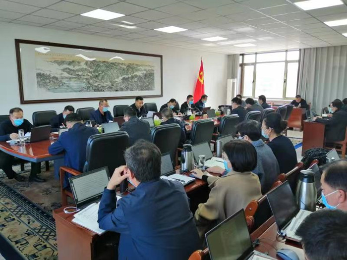 10月17日，金昌市紀(jì)委召開常委會(huì)（擴(kuò)大）會(huì)議，專題學(xué)習(xí)交流習(xí)近平總書記代表第十九屆中央委員會(huì)向黨的二十大所作的報(bào)告，研究學(xué)習(xí)宣傳貫徹落實(shí)工作。.jpg