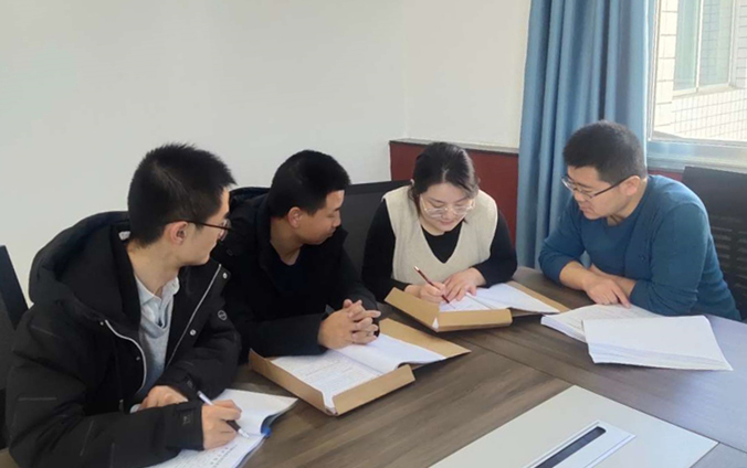 民樂(lè)縣紀(jì)檢監(jiān)察干部清查教育系統(tǒng)項(xiàng)目工程建設(shè)資金使用情況.jpg