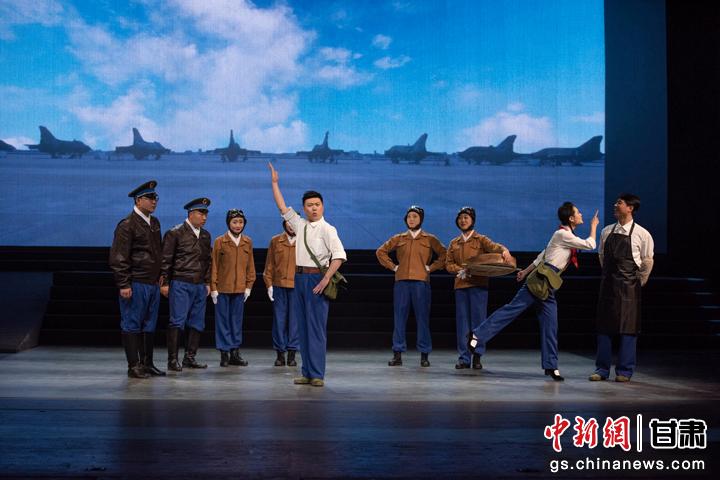 圖為甘肅原創(chuàng)音樂(lè)劇《風(fēng)花雪月》演出劇照。(資料圖)潘禹辰 攝